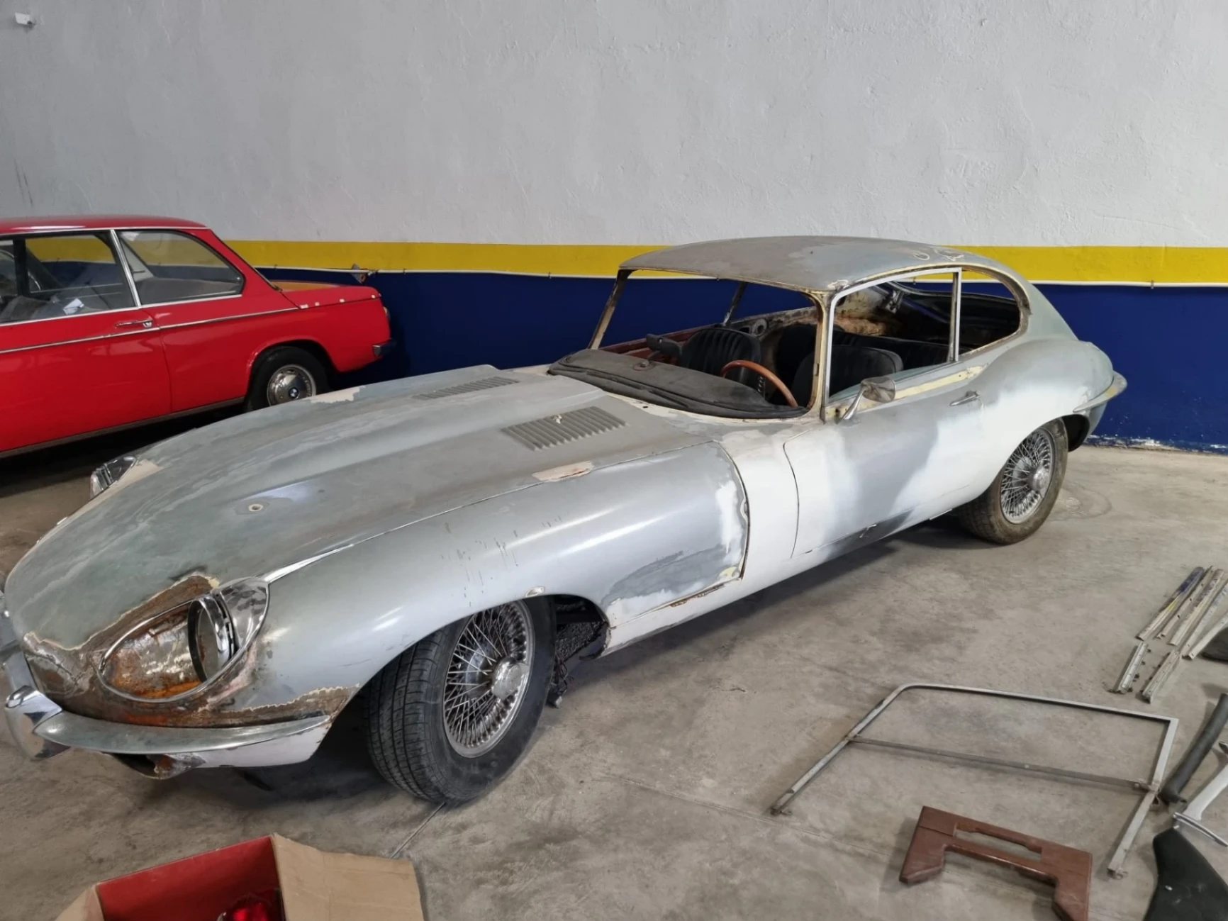 Jaguar E type Coup. 1970 " Proyect " — 0 km — 4.200cc , 6 cilindros en linea. — 265 CV